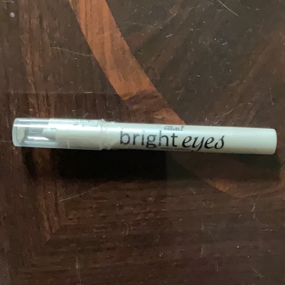 🍁Eye Makeup set L.A. Colors Liquid Eyeliner 24 Hr mascara white eye pencil - Picture 3 of 7